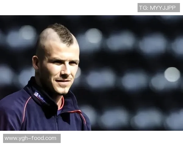 足球明星马鬃头发型的魅力与风格解析如何打造个性化运动造型 足球明星马鬃头发型的魅力与风格解析如何打造个性化运动造型