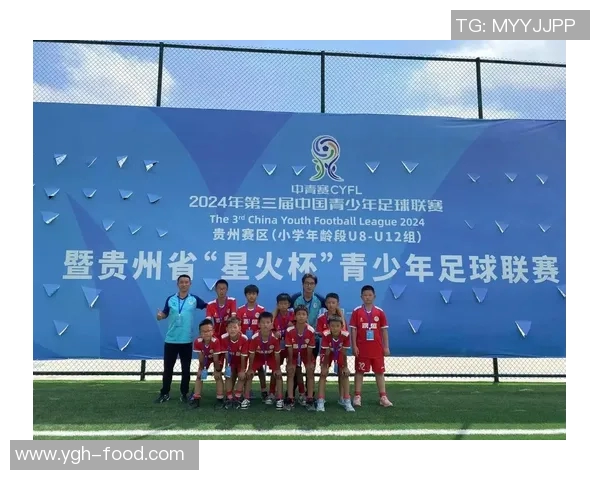 重温足球明星进场瞬间的激情与魅力,模仿他们的经典视频让你感受赛场氛围 重温足球明星进场瞬间的激情与魅力,模仿他们的经典视频让你感受赛场氛围