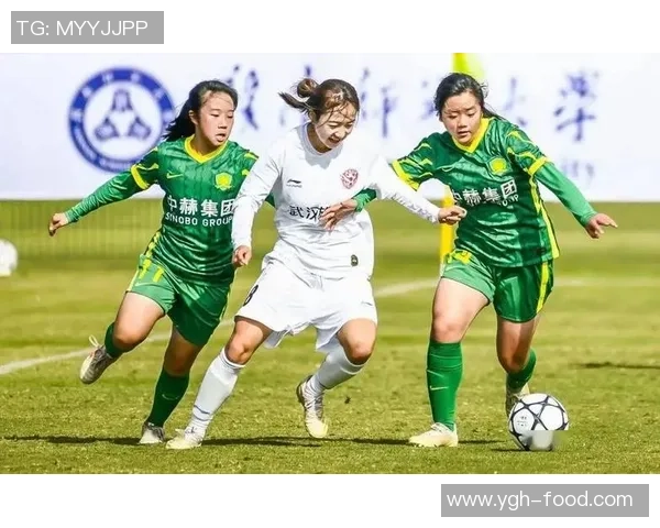 足球明星的漳州女友身份揭秘引发热议她究竟是谁让人好奇不已