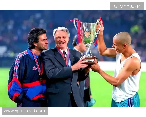 足球明星精彩瞬间集锦回顾让你重温绿茵场上的辉煌时刻与激情四射的比赛瞬间 足球明星精彩瞬间集锦回顾让你重温绿茵场上的辉煌时刻与激情四射的比赛瞬间